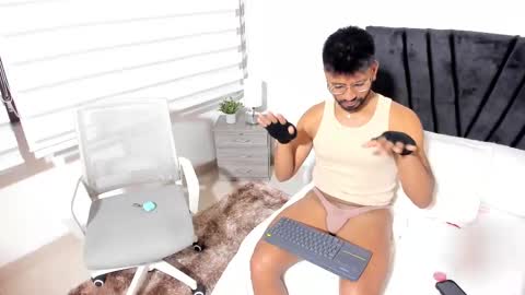 taylormaccurdy_ online show from 8, 10, 2025