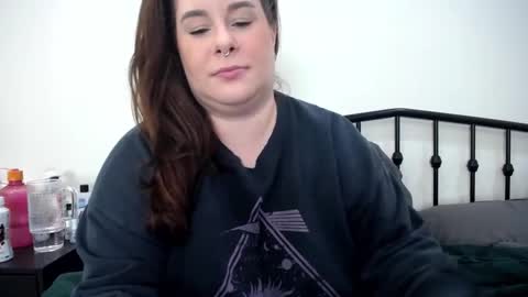 Snapshot of taylormichaels87 chatting on 1, 12, 2025 Taylor Michaels online show from 1, 12, 2025