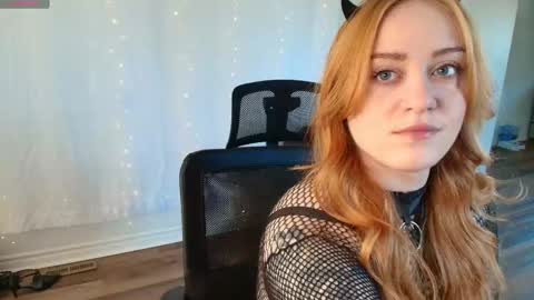 Snapshot of taylortait chatting on 29, 10, 2025 Taylor Tait online show from 29, 10, 2025