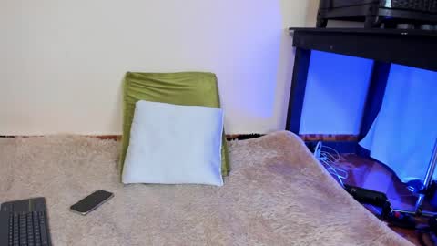 Snapshot of taysonysasha chatting on 17, 4, 2026 ask for cum online show from 17, 4, 2026