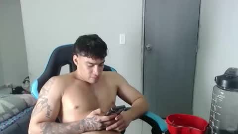 Snapshot of team23hot0 chatting on 30, 10, 2025 team23hot0 online show from 30, 10, 2025