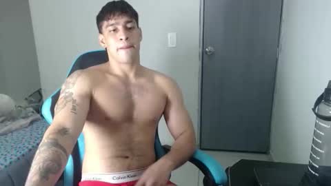 Snapshot of team23hot0 chatting on 31, 10, 2025 team23hot0 online show from 31, 10, 2025