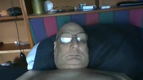 Snapshot of tebb61 chatting on 9, 6, 2026 Mark online show from 9, 6, 2026