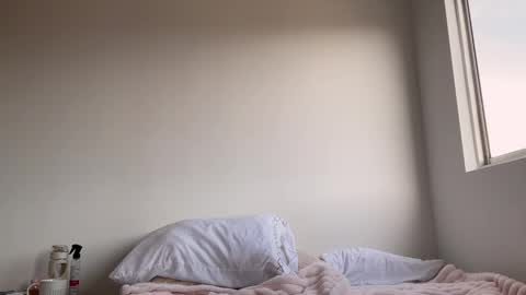 Amy No penetration Virgiin giirl online show from 25, 9, 2025