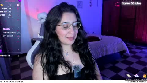 Snapshot of tellme_maddie chatting on 27, 5, 2026 Maddie online show from 27, 5, 2026