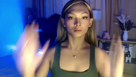 Snapshot of temptation_ashley chatting on 7, 5, 2026 temptation_ashley online show from 7, 5, 2026