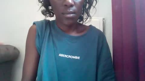 Snapshot of temptiebony69 chatting on 1, 10, 2025 temptiebony69 online show from 1, 10, 2025