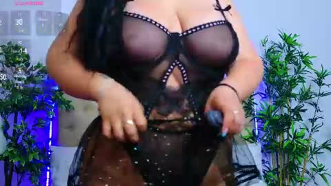 Snapshot of temptingluna_ chatting on 8, 7, 2026 TemptingLuna online show from 8, 7, 2026