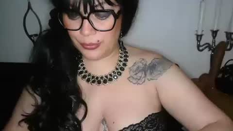Snapshot of temptresscrystalia chatting on 30, 1, 2025 talia i m french girl online show from 30, 1, 2025
