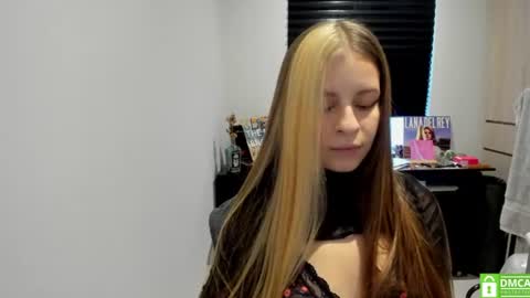 Snapshot of temptressweet chatting on 17, 7, 2026 Scar online show from 17, 7, 2026