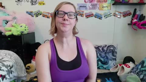 Snapshot of ten_tickle_pixie chatting on 4, 3, 2026 Pixie and Tentacle Overlord online show from 4, 3, 2026