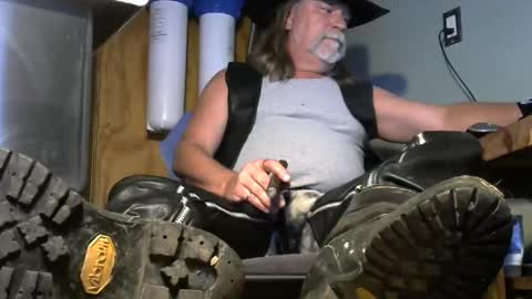 Snapshot of tennredneck chatting on 1, 11, 2025 Tennredneck online show from 1, 11, 2025