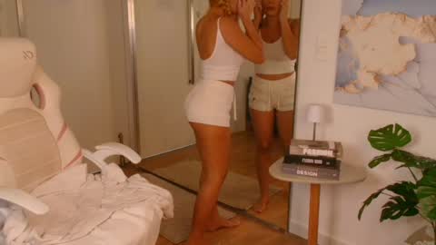 Snapshot of teodora_alamo chatting on 20, 5, 2026 Teodora Alamo online show from 20, 5, 2026