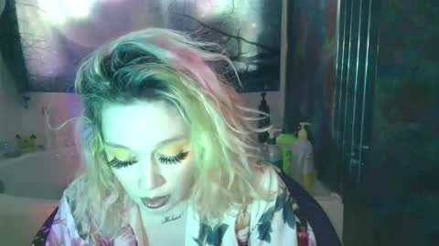 TEXASGIRLLLL online show from 28, 5, 2026
