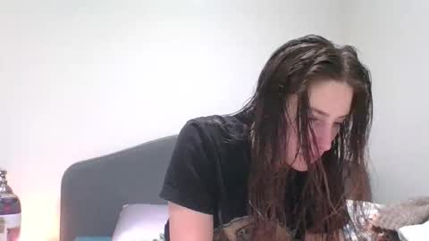 Snapshot of tfeather0532 chatting on 5, 2, 2026 Tessa online show from 5, 2, 2026