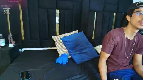 T H A I S  online show from 19, 11, 2025