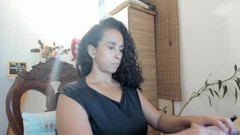 Thalia Gomex online show from 22, 2, 2025