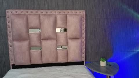  Thalia Anderson  online show from 8, 4, 2026