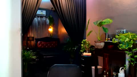 Thalia Saint online show from 6, 3, 2025