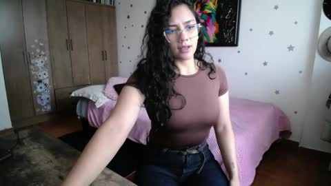 Snapshot of thaliacooper chatting on 22, 4, 2026 online show from 22, 4, 2026