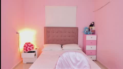 Independent model online show from 7, 12, 2024