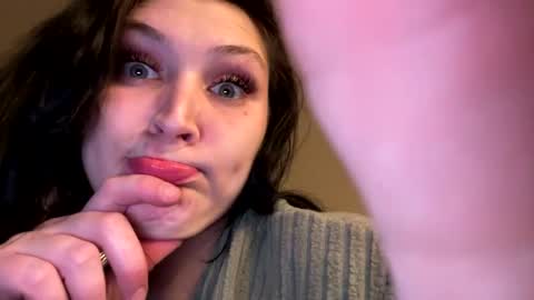 thatbaby070200000 online show from 14, 12, 2024