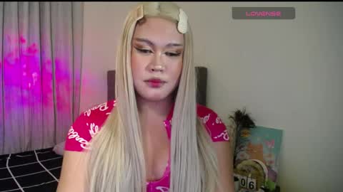 NOEY online show from 5, 3, 2025