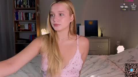 Snapshot of thatonerabbit chatting on 12, 7, 2026 Alice online show from 12, 7, 2026