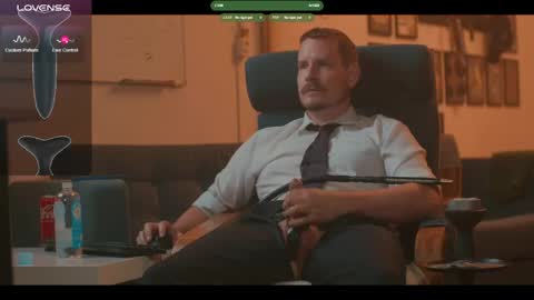 Snapshot of the_dilf chatting on 15, 5, 2026 The DILF - online show from 15, 5, 2026