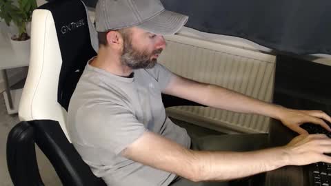 Snapshot of the_sensual_masturwait chatting on 8, 9, 2025 the_sensual_masturwait online show from 8, 9, 2025