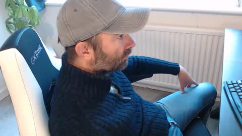 Snapshot of the_sensual_masturwait chatting on 11, 10, 2025 the_sensual_masturwait online show from 11, 10, 2025