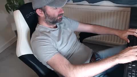 Snapshot of the_sensual_masturwait chatting on 13, 10, 2025 the_sensual_masturwait online show from 13, 10, 2025