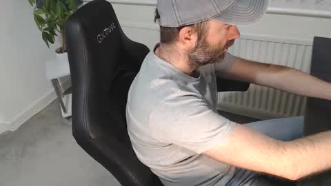 Snapshot of the_sensual_masturwait chatting on 20, 10, 2025 the_sensual_masturwait online show from 20, 10, 2025