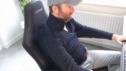 Snapshot of the_sensual_masturwait chatting on 22, 10, 2025 the_sensual_masturwait online show from 22, 10, 2025