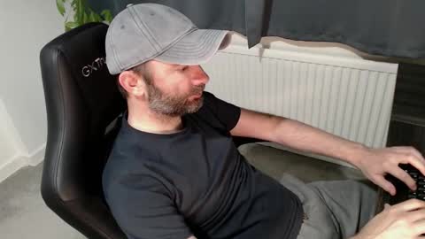 Snapshot of the_sensual_masturwait chatting on 28, 10, 2025 the_sensual_masturwait online show from 28, 10, 2025