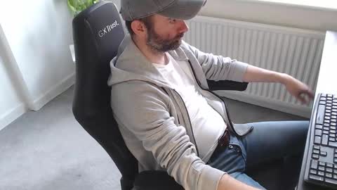 Snapshot of the_sensual_masturwait chatting on 1, 11, 2025 the_sensual_masturwait online show from 1, 11, 2025