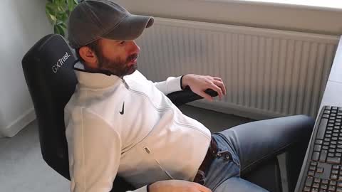 Snapshot of the_sensual_masturwait chatting on 4, 11, 2025 the_sensual_masturwait online show from 4, 11, 2025