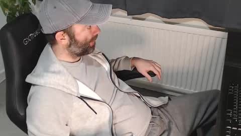 Snapshot of the_sensual_masturwait chatting on 6, 11, 2025 the_sensual_masturwait online show from 6, 11, 2025