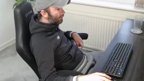 Snapshot of the_sensual_masturwait chatting on 25, 11, 2025 the_sensual_masturwait online show from 25, 11, 2025