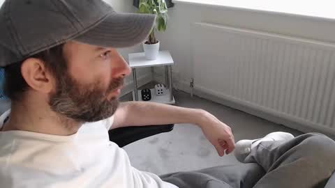 Snapshot of the_sensual_masturwait chatting on 17, 12, 2025 the_sensual_masturwait online show from 17, 12, 2025