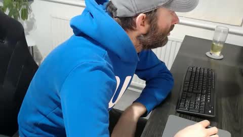 Snapshot of the_sensual_masturwait chatting on 21, 12, 2025 the_sensual_masturwait online show from 21, 12, 2025