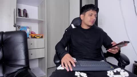 Snapshot of the_weed_guys chatting on 24, 11, 2025 Danny online show from 24, 11, 2025