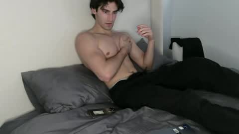 Snapshot of thealecvescari chatting on 24, 6, 2026 thealecvescari online show from 24, 6, 2026