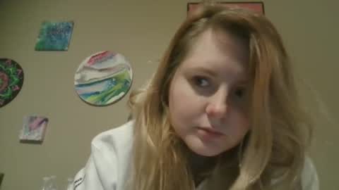 Snapshot of thedancingalien chatting on 5, 1, 2025 Kassandra Grant online show from 5, 1, 2025