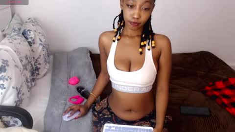 Snapshot of thee_habibah chatting on 20, 7, 2026 Habibah online show from 20, 7, 2026