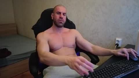 Snapshot of thefitgiant chatting on 6, 3, 2026 Vince online show from 6, 3, 2026
