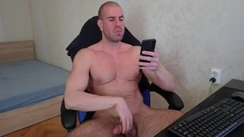 Snapshot of thefitgiant chatting on 10, 4, 2026 Vince online show from 10, 4, 2026
