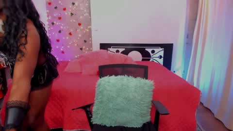 Snapshot of thegoldenbitch chatting on 5, 1, 2025 Goldie online show from 5, 1, 2025