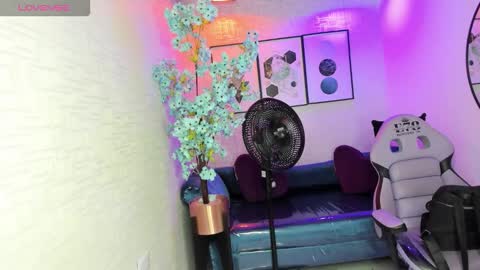 Theia  online show from 17, 12, 2025