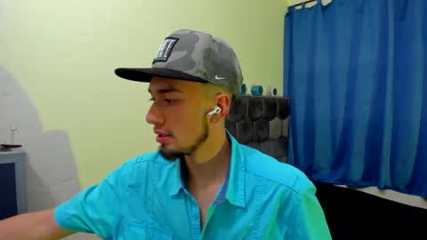 Snapshot of theo_stone04 chatting on 23, 9, 2025 Theo online show from 23, 9, 2025